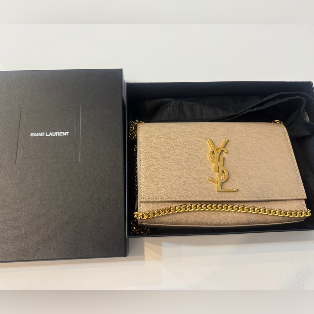 Yves Saint Laurent Beige Leather Crossbody with Gold Chain - Picture 4 of 7